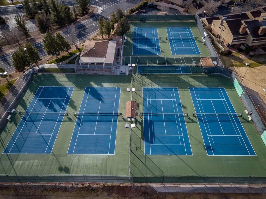 Villa 18 - 4 Bedroom! Year Round Heated Pool & Hot Tub! Games! Golf! Tennis! Saint George Extérieur photo